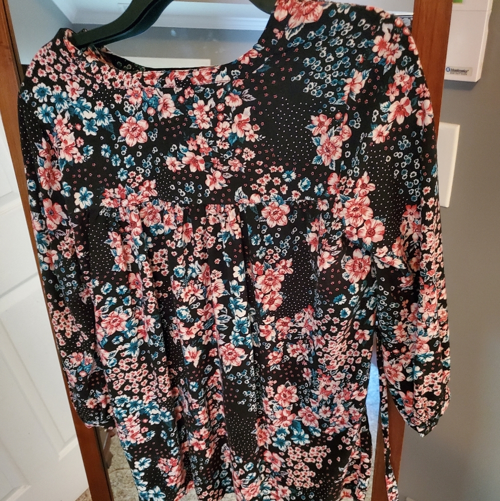 Floral Maternity Top - Picture 3 of 6